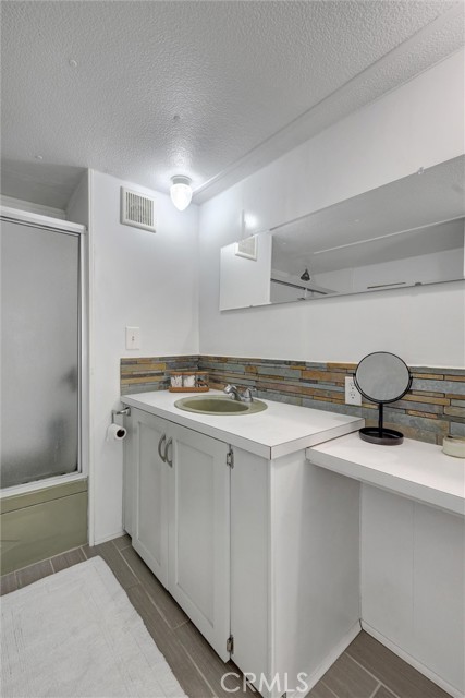 Detail Gallery Image 9 of 22 For 141 Douglas Dr #77,  Oceanside,  CA 92058 - 2 Beds | 1 Baths