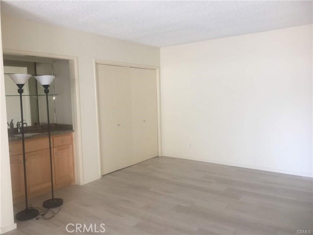 Detail Gallery Image 11 of 61 For 11820 Mayfield Ave #212,  Los Angeles,  CA 90049 - 2 Beds | 2 Baths