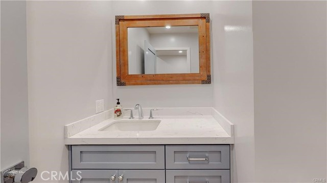 Detail Gallery Image 39 of 50 For 3119 Mesa Verde Dr, Burbank,  CA 91504 - 4 Beds | 3 Baths