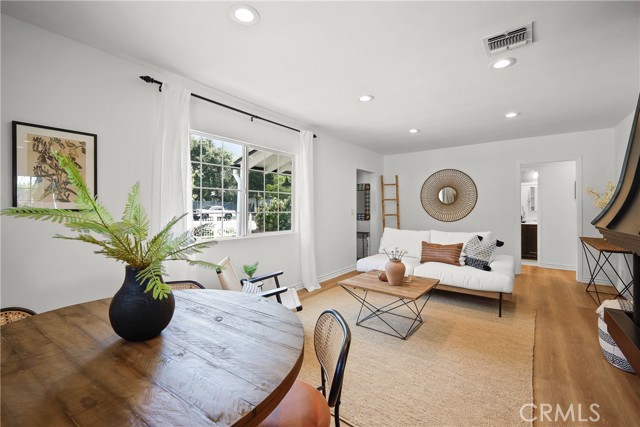 2482 New York Drive, Altadena CA: https://media.crmls.org/medias/78862ccb-7536-47c5-9787-2a088682a039.jpg
