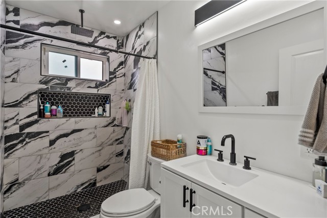 766 Harding Ave, San Fernando CA: https://media.crmls.org/medias/7887df93-e5ad-4c2c-9e26-916f6199ea85.jpg
