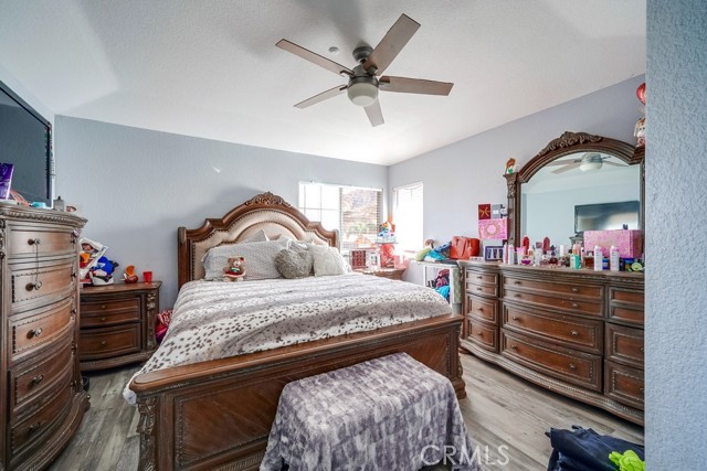 11484 Lime Orchard Lane, Fontana CA: https://media.crmls.org/medias/788817c3-8876-41b9-82f3-0309e535e94c.jpg