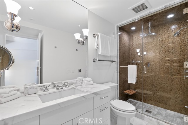 Detail Gallery Image 17 of 39 For 102 Blue Lagoon, Laguna Beach,  CA 92651 - 3 Beds | 3 Baths