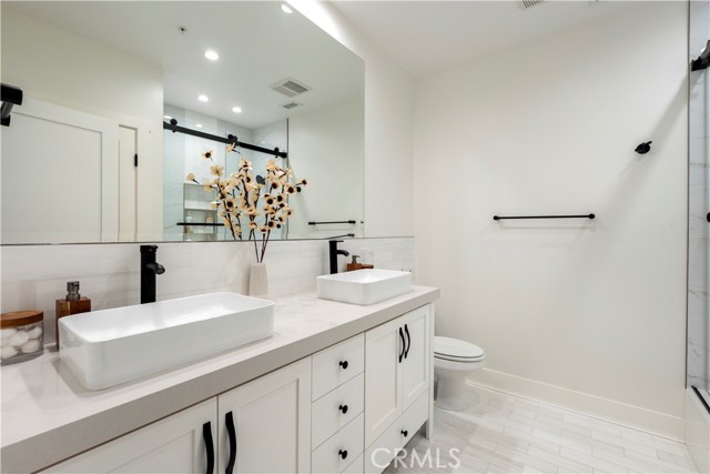 23670 Shirwaun, Apple Valley CA: https://media.crmls.org/medias/7888cb45-bec4-4cac-b666-4688e5efe54f.jpg