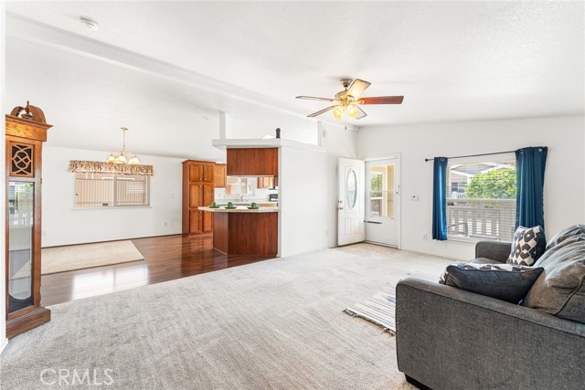 44725 E Florida Avenue, Hemet CA: https://media.crmls.org/medias/7888f69f-4ae3-4ea2-af1d-4999dcb27a38.jpg