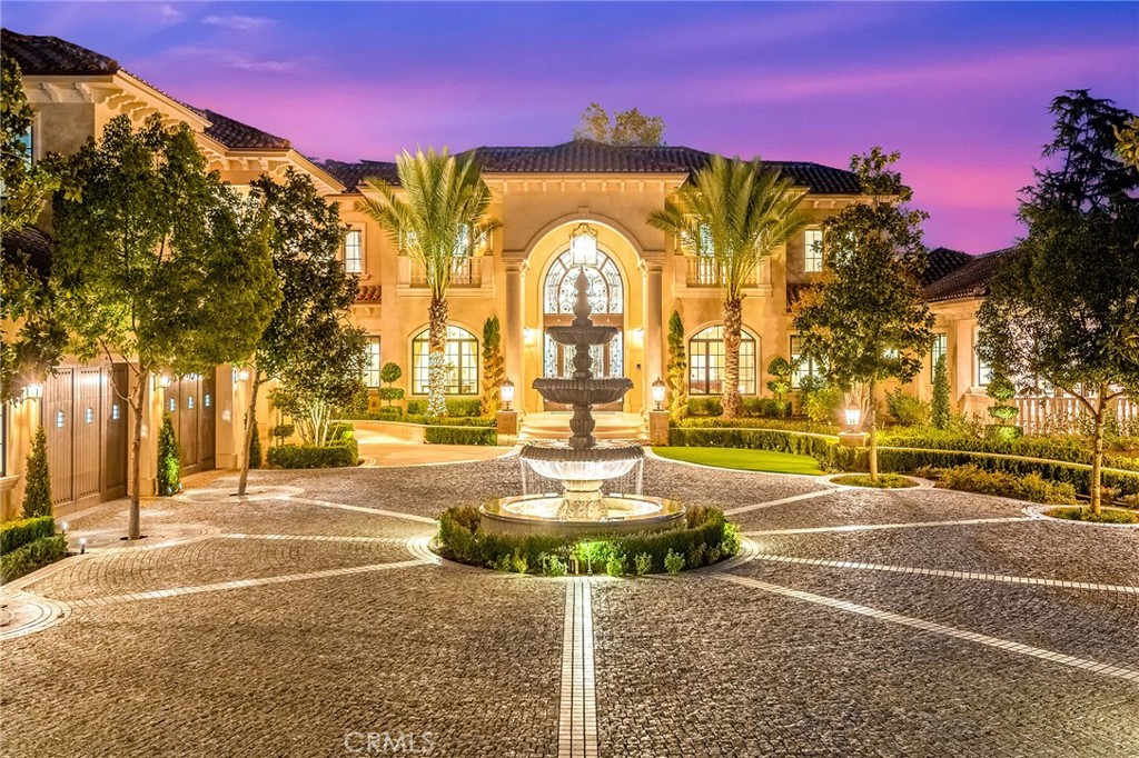 100 Palm Hill Lane