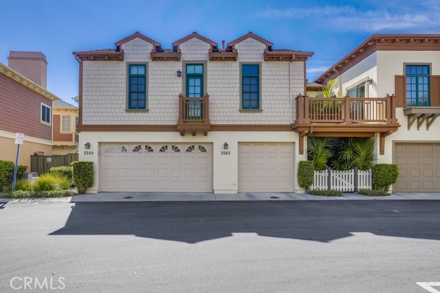 2569 Bungalow Place, Corona del Mar CA: https://media.crmls.org/medias/788a6744-5563-48ed-9175-bccd02a90840.jpg