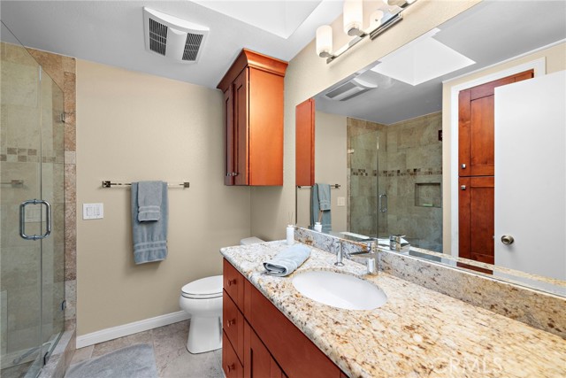 Detail Gallery Image 12 of 23 For 2033 via Mariposa East #C,  Laguna Woods,  CA 92637 - 2 Beds | 2 Baths