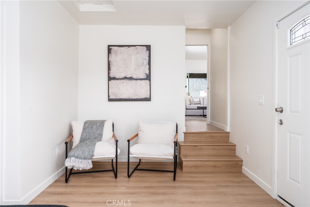 https://media.crmls.org/medias/788b15a9-3836-48a6-8dcb-1d134b570d3c.jpg?preset=X-Large