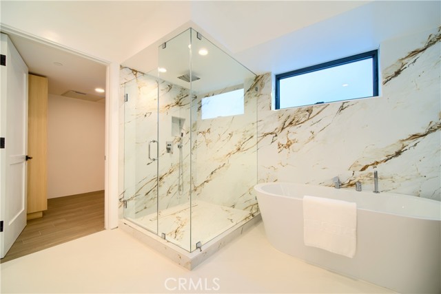 203 indianapolis Avenue, Huntington Beach CA: https://media.crmls.org/medias/788b2434-8580-4530-83af-f9c01842a163.jpg