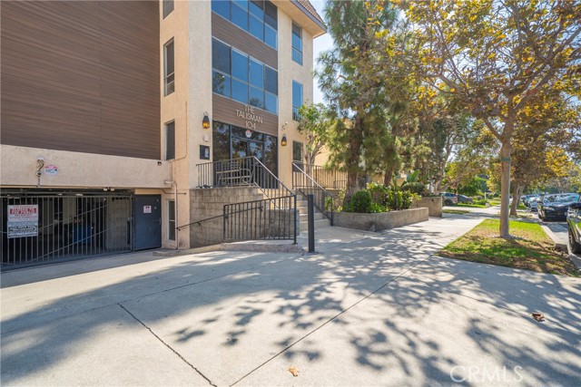 Detail Gallery Image 26 of 52 For 104 S Hayworth Ave #204,  Los Angeles,  CA 90048 - 2 Beds | 2 Baths