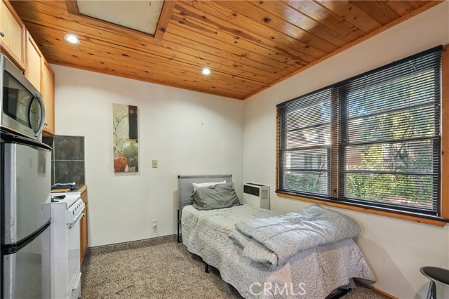 373 Redwood Lane, Crestline CA: https://media.crmls.org/medias/788dfdc2-8431-4e4e-b083-f6d9afc67d49.jpg