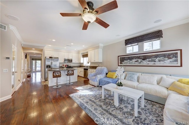 421 11th Street, Huntington Beach CA: https://media.crmls.org/medias/788e3f30-055d-4c83-8bfe-12a2950e37cb.jpg