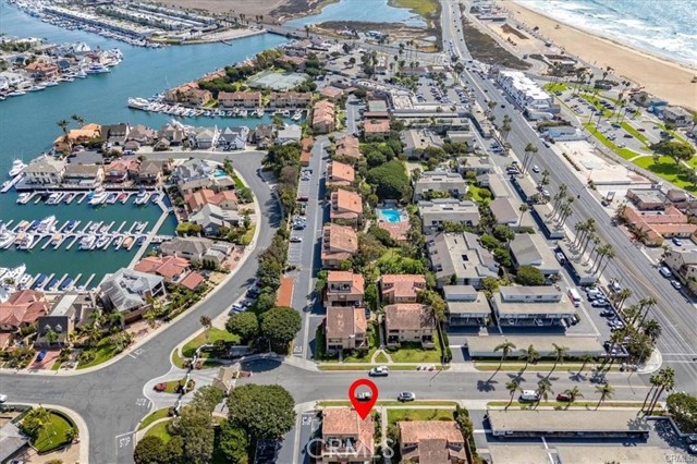 Detail Gallery Image 2 of 38 For 16933 Bluewater #51,  Huntington Beach,  CA 92649 - 2 Beds | 1 Baths