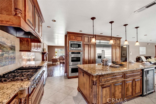 Detail Gallery Image 17 of 66 For 148 S Carousel St, Anaheim,  CA 92806 - 4 Beds | 2/1 Baths