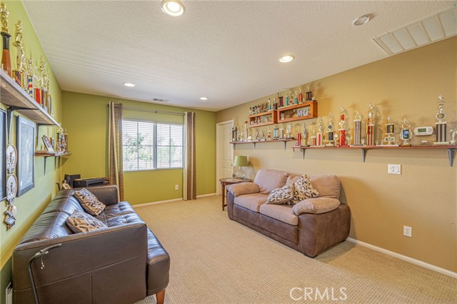 37137 Firethorn Street, Palmdale CA: https://media.crmls.org/medias/7890f663-f353-4464-847c-65d3e67280d7.jpg