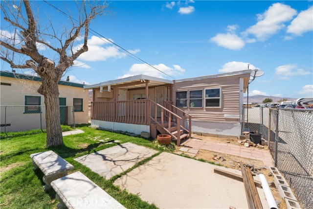 2121 Nadeau Street, Mojave CA: https://media.crmls.org/medias/7891895b-1a98-4bb4-b0c4-63afed5e4d0e.jpg