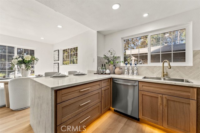 Detail Gallery Image 7 of 14 For 12 Woodleaf, Irvine,  CA 92614 - 3 Beds | 2 Baths