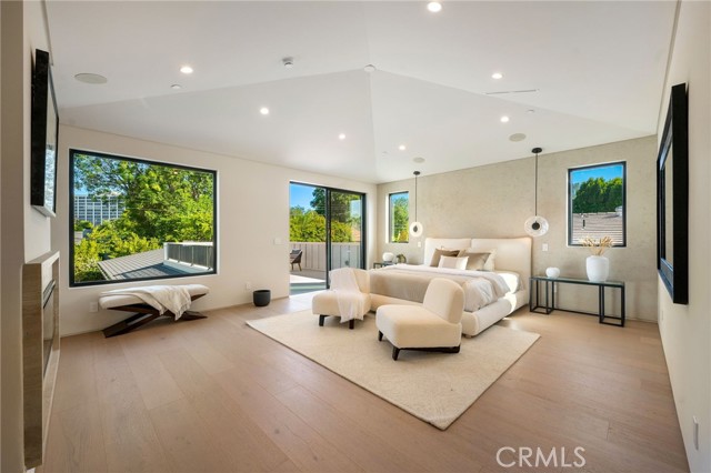 Detail Gallery Image 17 of 56 For 16728 Morrison St, Encino,  CA 91436 - 7 Beds | 6/1 Baths