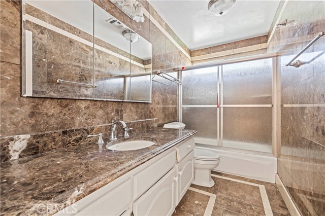 Detail Gallery Image 25 of 66 For 22211 Barbacoa, Saugus,  CA 91350 - 4 Beds | 3 Baths