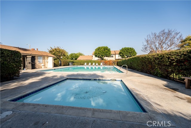 Detail Gallery Image 31 of 32 For 430 Carriage Dr #F,  Santa Ana,  CA 92707 - 3 Beds | 1/1 Baths