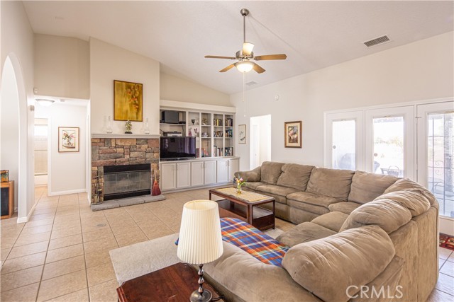 Detail Gallery Image 20 of 75 For 11123 Hickory Ave, Hesperia,  CA 92345 - 4 Beds | 2/1 Baths