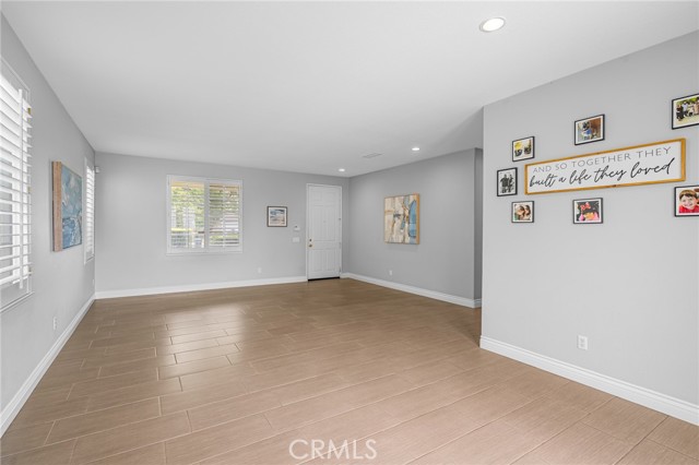 Image 6 of 43 For 16631 Sagebrush Street