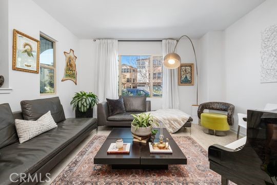 Detail Gallery Image 4 of 37 For 165 Frame, Irvine,  CA 92618 - 4 Beds | 3/1 Baths