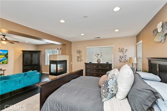13744 Star Ruby Avenue, Eastvale CA: https://media.crmls.org/medias/789810b5-ada1-4dc8-b057-48dc639055f5.jpg