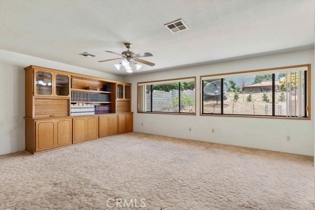 18510 Santa Fe Avenue, San Bernardino CA: https://media.crmls.org/medias/78991537-1b0a-46d9-b283-1183228e4164.jpg