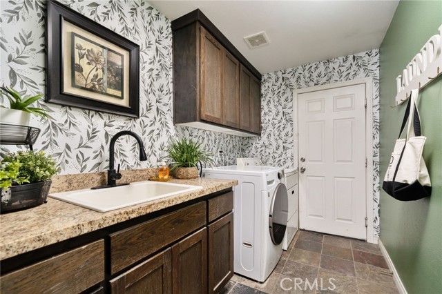 Detail Gallery Image 11 of 38 For 7575 Rancho Rd, Pinon Hills,  CA 92372 - 4 Beds | 3 Baths