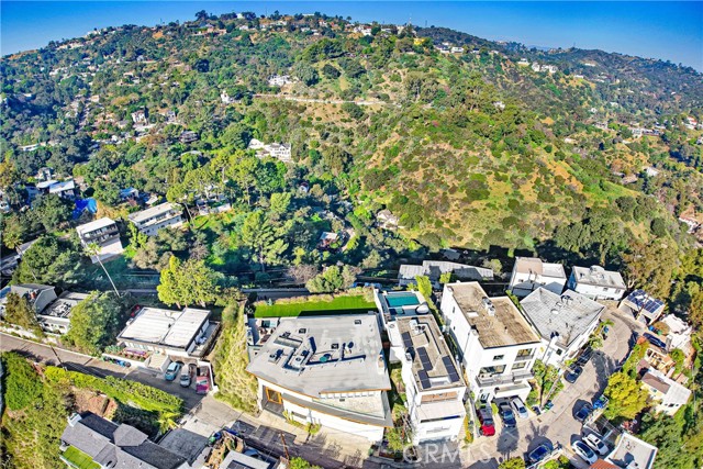 Detail Gallery Image 12 of 23 For 8220 Mannix Dr, Los Angeles,  CA 90046 - – Beds | – Baths