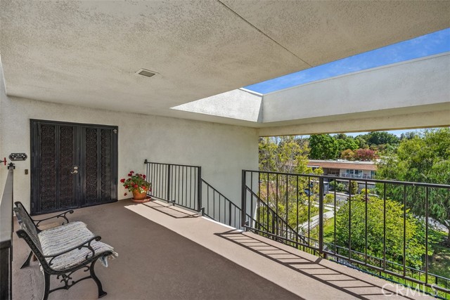 Detail Gallery Image 4 of 52 For 2388 via Mariposa West 3h,  Laguna Woods,  CA 92637 - 3 Beds | 2 Baths