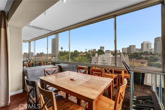 Detail Gallery Image 14 of 27 For 969 Hilgard Ave #706,  Los Angeles,  CA 90024 - 1 Beds | 1 Baths