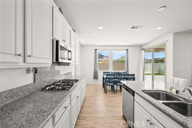 32171 Dymondia Way, Temecula CA: https://media.crmls.org/medias/789b4c70-df4e-45b0-b8fb-e81a186a8a60.jpg