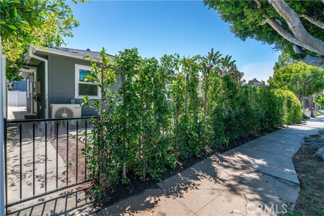 1022 Grant Street, Santa Monica CA: https://media.crmls.org/medias/789c19be-d16b-456c-9664-673321c4c250.jpg