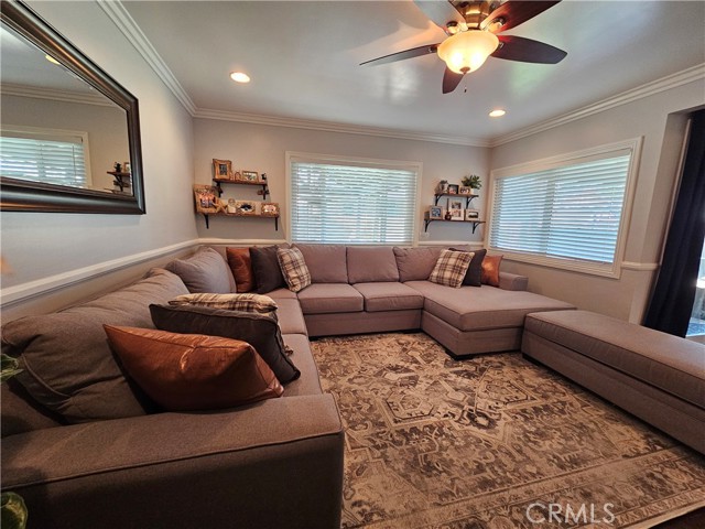 Detail Gallery Image 6 of 38 For 4026 N Shadydale Ave, Covina,  CA 91722 - 4 Beds | 2/1 Baths