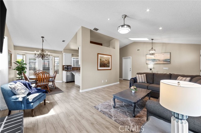 Detail Gallery Image 8 of 37 For 26337 Dracaea Ave, Moreno Valley,  CA 92555 - 3 Beds | 2 Baths