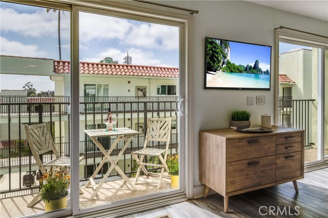 1720 Ardmore Avenue, Hermosa Beach, California 90254, 2 Bedrooms Bedrooms, ,2 BathroomsBathrooms,Residential,Sold,Ardmore,SB22187618