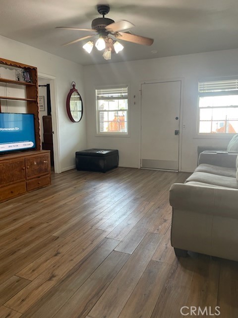 Detail Gallery Image 5 of 24 For 431 Douglas, Bakersfield,  CA 93308 - 2 Beds | 1 Baths