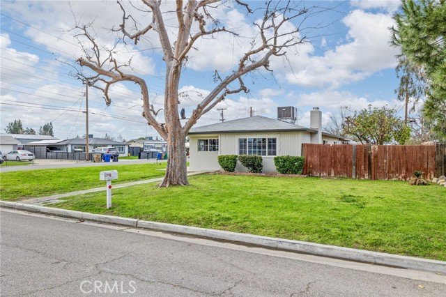 Detail Gallery Image 4 of 49 For 3301 Beyers, Bakersfield,  CA 93312 - 3 Beds | 2 Baths