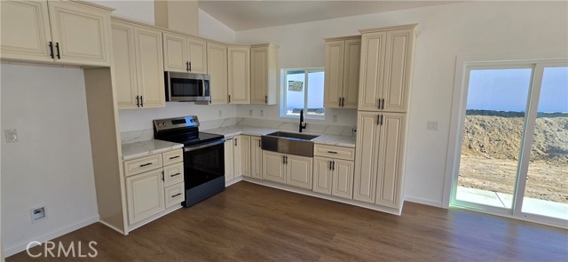 Detail Gallery Image 7 of 30 For 237 E Prospect St, Lake Elsinore,  CA 92530 - – Beds | – Baths