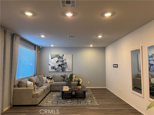 Detail Gallery Image 7 of 16 For 31940 Gimbal Way, Winchester,  CA 92596 - 3 Beds | 2/1 Baths