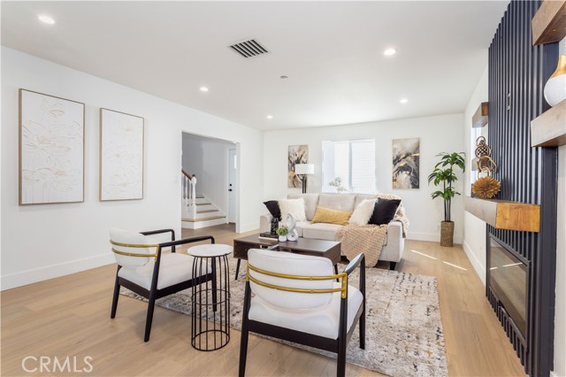 Detail Gallery Image 10 of 50 For 16235 Plummer, North Hills,  CA 91343 - 7 Beds | 5 Baths