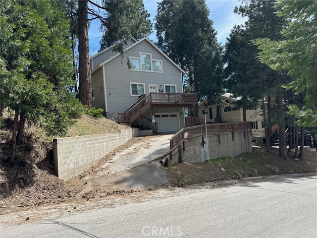 Detail Gallery Image 4 of 34 For 2551 Rim of the World Dr, Running Springs,  CA 92382 - 3 Beds | 2 Baths