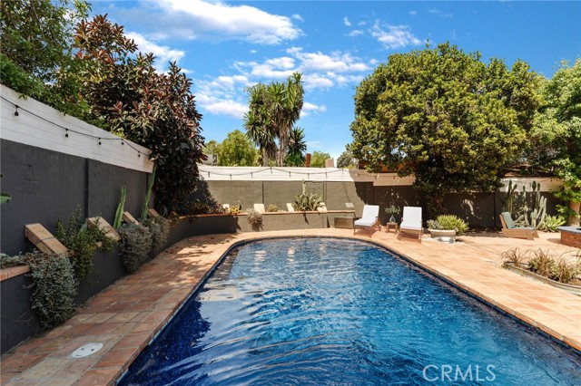 4741 Santa Lucia Drive, Woodland Hills CA: https://media.crmls.org/medias/78a0d89b-dd18-4467-b631-51a1fafa0b6d.jpg