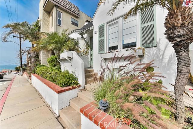 317 27th Street, Hermosa Beach, California 90254, 2 Bedrooms Bedrooms, ,2 BathroomsBathrooms,Residential,Sold,27th,SB16130881