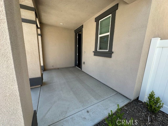 Detail Gallery Image 8 of 31 For 2511 Gunner Ridge Way, Rialto,  CA 92377 - 3 Beds | 2/1 Baths