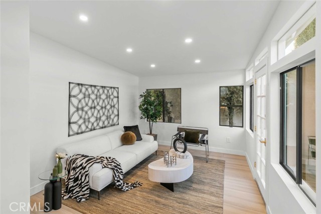 Detail Gallery Image 34 of 72 For 8633 Le Berthon St, Sunland,  CA 91040 - 5 Beds | 3 Baths