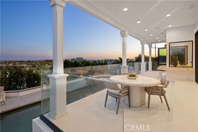 Detail Gallery Image 27 of 69 For 2915 Cliff Dr, Newport Beach,  CA 92663 - 4 Beds | 4/1 Baths